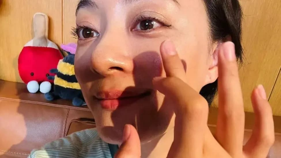 孙俪晒女儿化妆手艺：粉底不再像扇耳光是啥梗