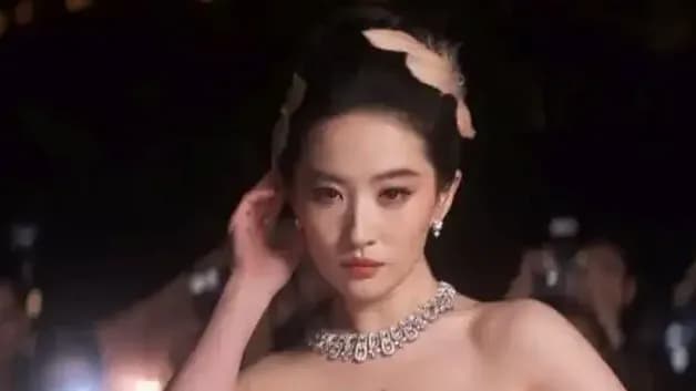 迪丽热巴古力娜扎刘亦菲同框实锤了吗：三张脸被分进三条路线