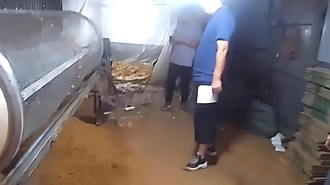 烟丝掺鸡鸭粪便流向全国求证：17人被抓的产业链实锤了吗