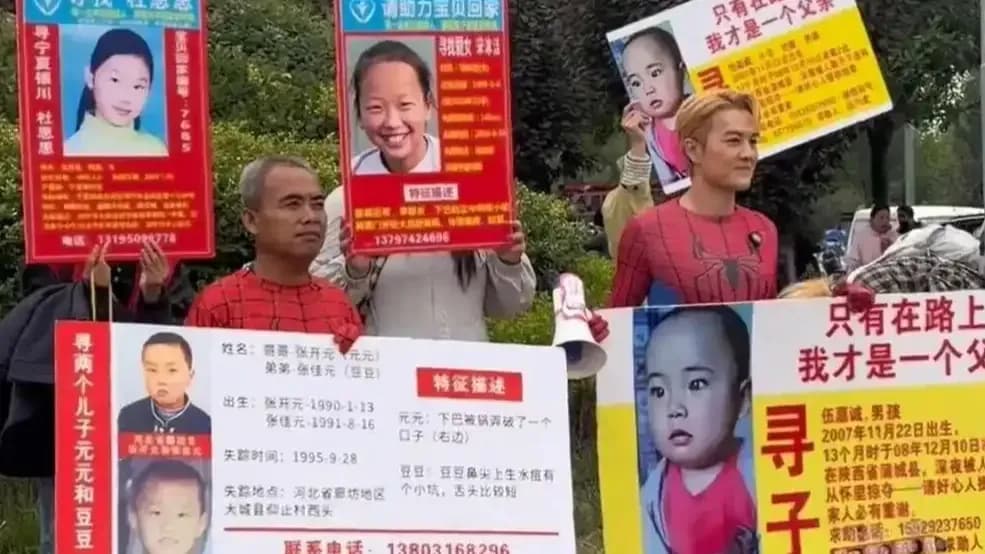 吴克群为什么穿蜘蛛侠服发传单？五问还原伍兴虎18年寻子路