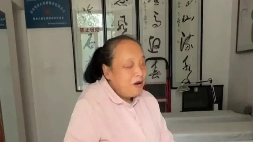 西安盲人夫妻开按摩店，养出国科大博士女儿