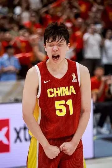 翻开杨瀚森NBA去留的两本账：热榜一行字，和前人路径怎么比