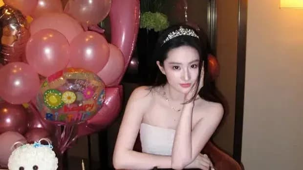 刘亦菲39岁生日写真曝出：纱裙千金感实锤了吗