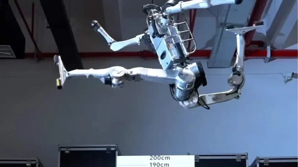宇树「超人」跳高2米求证：12.66m/s数字实锤了吗