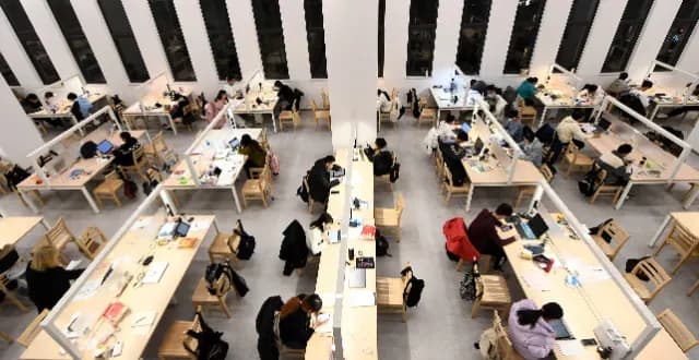 研究生人数超本科生:读研是升级,还是理性选择