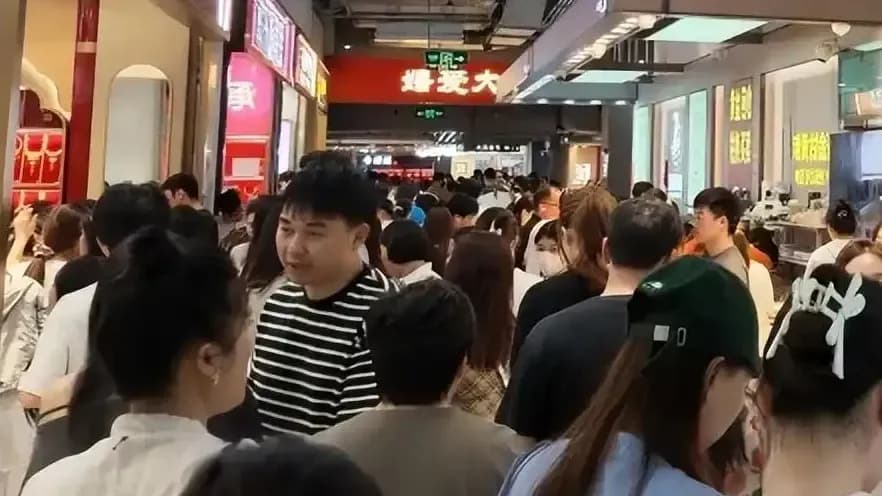金价一个月跌约100元/克:水贝人流为何比菜市场还挤