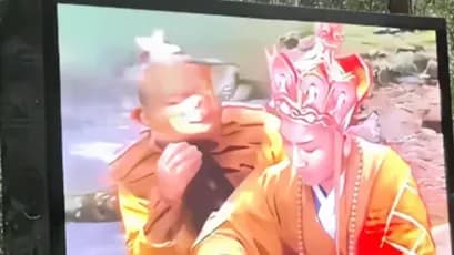 停在《西游记》前:张家界游客挪不动脚,外国游客去看风景